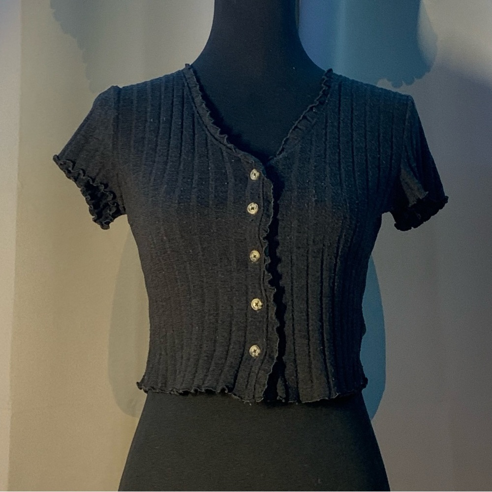 SO Brand button-up cropped t-shirt size medium